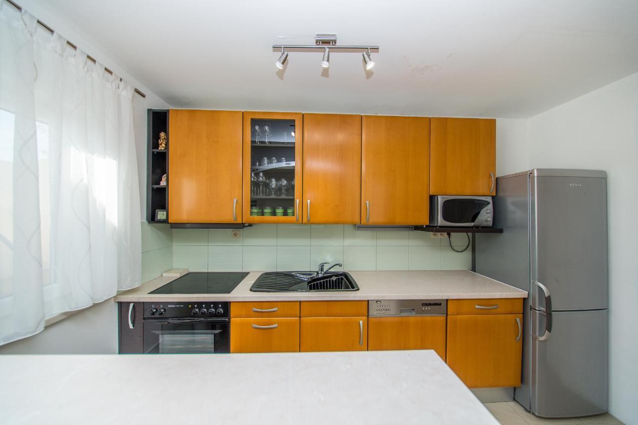 Apartment Luni Локва-Рогозница Экстерьер фото